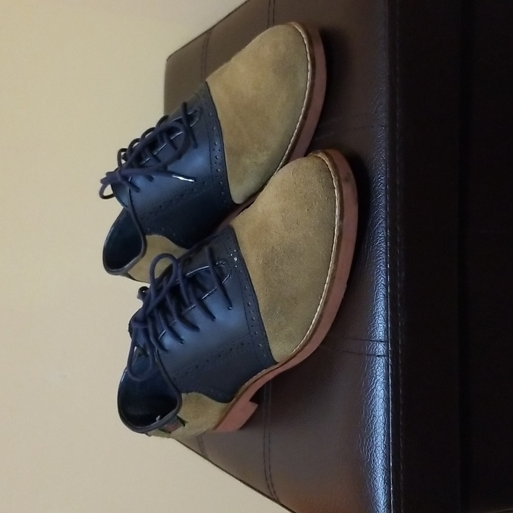Bass nubuck saddle shoe